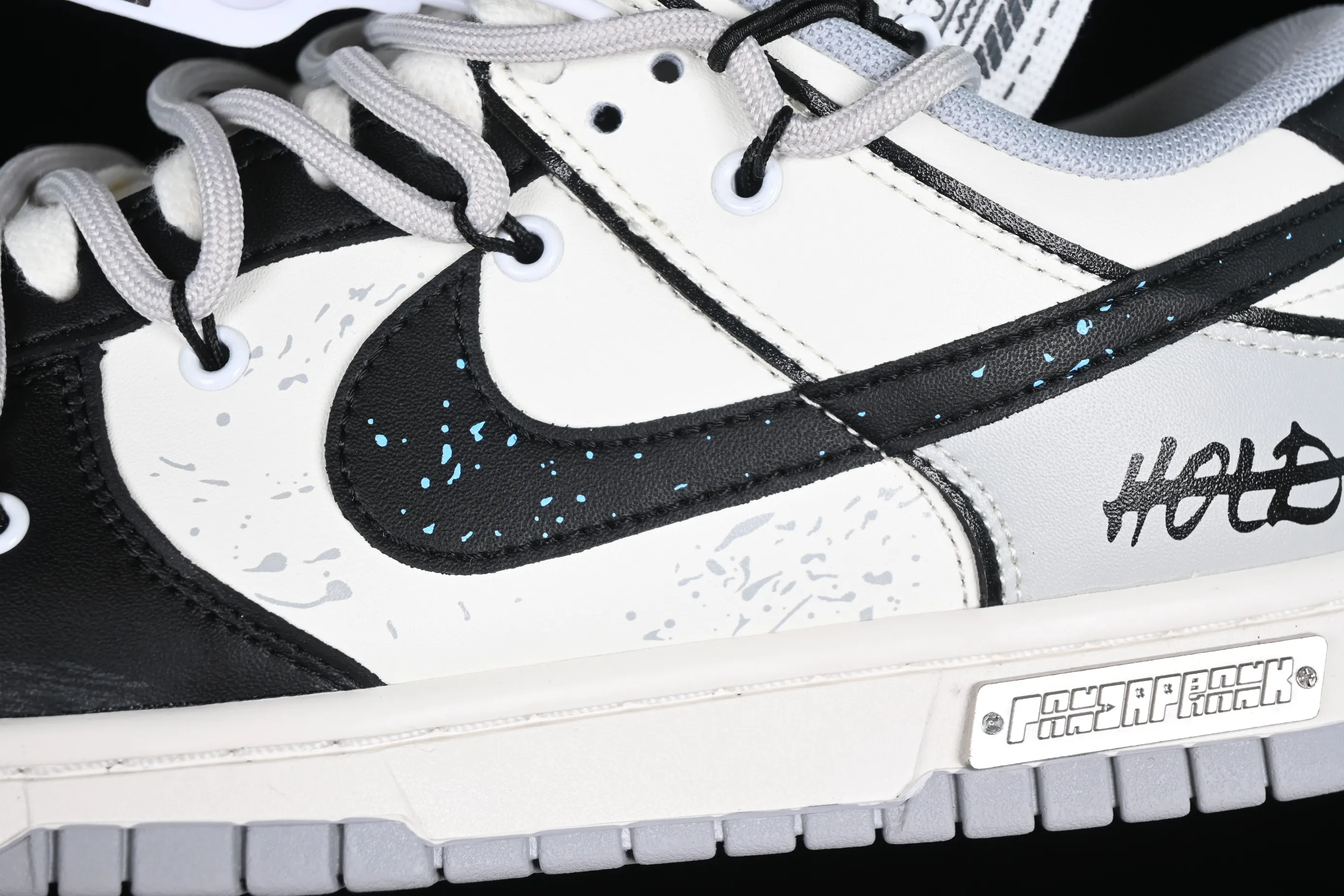 All Categories Nk SB Dunk Series Nk SB Dunk Low Low-top sneakers CS version Nk Dunk Low "Miami Hurricanes" Space Exploration Star Trek Customized version of deconstructed straps retro distressed low-top sneakers DJ6188-003